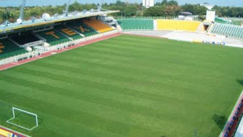 Stade Omar Hamadi (Alger) : la pose d’une nouvelle pelouse pas pour bientôt