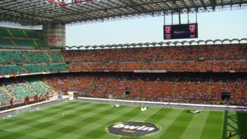 ملعب “سان سيرو” سيكتسي بساطا اصطناعيا!