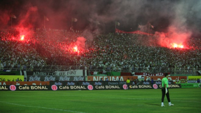 الفيفا تلوح بمعاقبة الجزائر بسبب مباراة مصر وروراوة يحذر