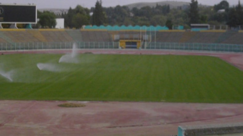 ملعب زبانة فقد عشبه وحملاوي أزيل منه 30 ألف كرسي