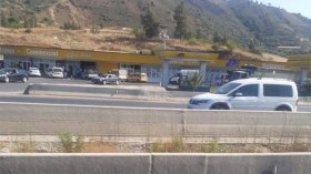 حملة عبر الفيسبوك لمقاطعة محطة خدمات على الطريق السيار بالبويرة