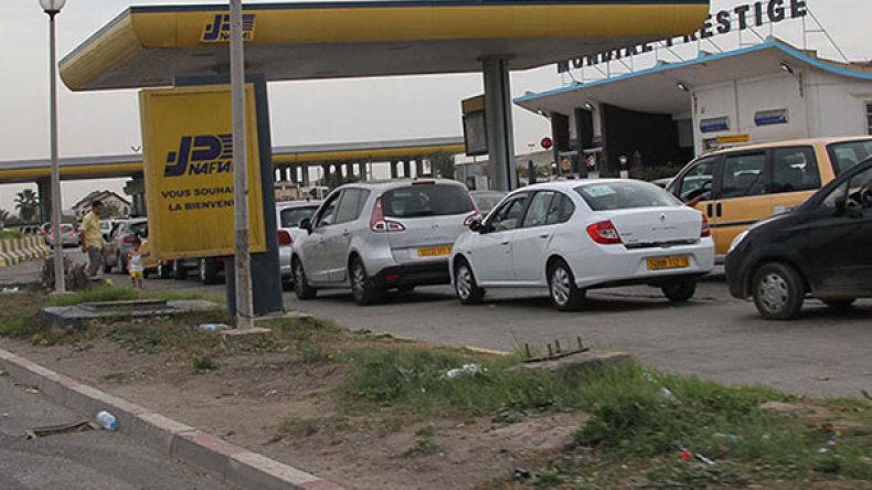 دراسة أمريكية: استمرار انخفاض سعر البنزين الجزائري رغم نصائح “الأفامي”