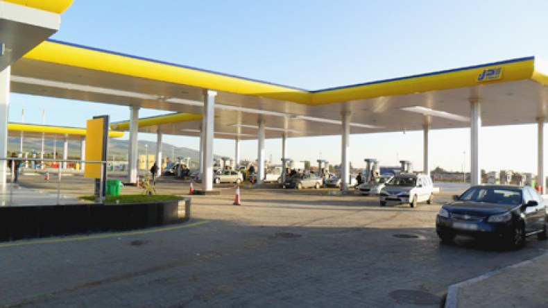 الأمن يحقق في “تبذير” 3420 مليار على 7 محطات بنزين على الطريق السيار
