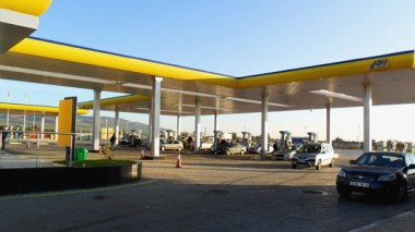 3,420 milliards gaspillés pour  la réalisation de 7 stations d'essence sur l'autoroute