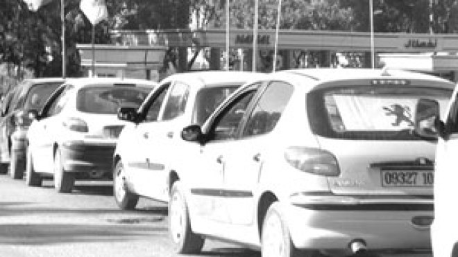 أزمة وقود وطوابير منتظرة أمام محطات البنزين خلال الأيام المقبلة