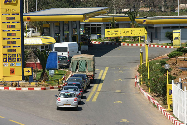 Khebri: «L’Algérie importe un million de tonnes d'essence chaque année»
