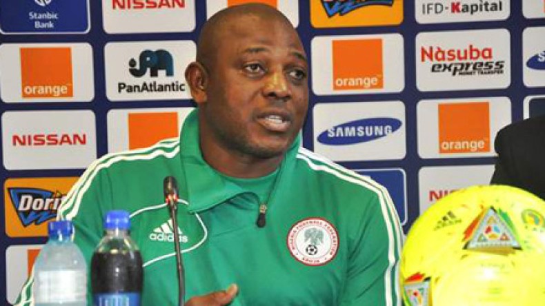 مدرب نيجيريا :على المنتخبات الإفريقية أن تحسن إختيار المدربين الأجانب