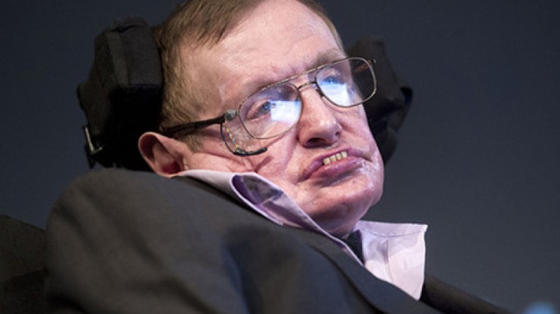 “ستيفن هوكينغ” يتحصل على 1.9 مليون معجب بإنضمامه الى الفايسبوك