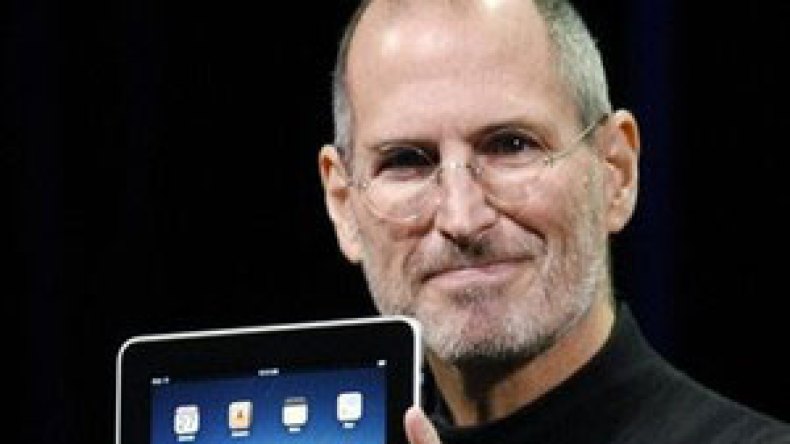 وفاة ستيف جوبز.. أيقونة «أبل»