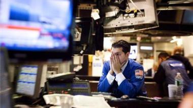 Stocks fall on grim global economic outlook