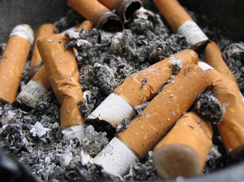 Algerians Consumed 27 Billion Cigarettes during a year
