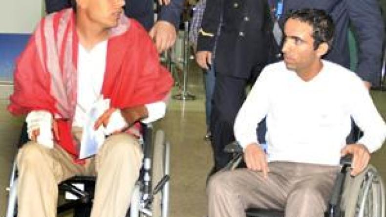 الطلبة العائدون من مصر يدخلون في اعتصام مفتوح