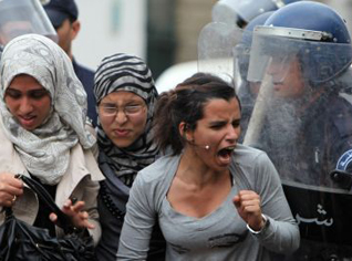 Algeria: More than 3000 students protest at Presidentâ€™s Office