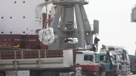 توسيع قائمة المواد المستوردة برخصة