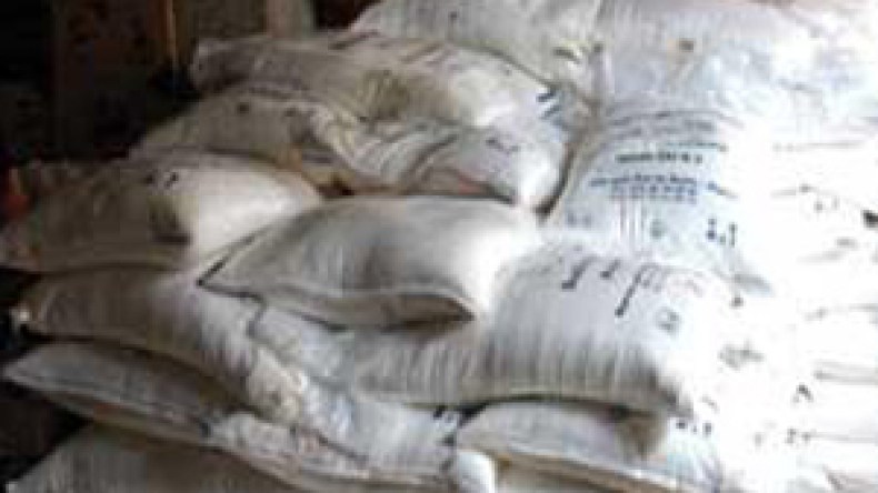 ‮”‬اللوبيات‮”‬‭ ‬تتحدى‭ ‬الحكومة‭ ‬وترفع‭ ‬أسعار‭ ‬السكر‭ ‬والزيت‭ ‬فوق‭ ‬عتبة‭ ‬التسقيف‭ ‬