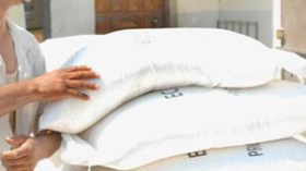 السكر بـ 90 دينارا للكيلو وصفيحة الزيت “5 لتر” بـ600 دينار