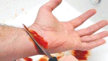 Algerian passenger cut his body on Algiers-Rome plane