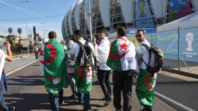 أنصار “الخضر” يصنعون الحدث بملاعب بلاد السامبا