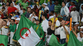 الفيفا: الجزائريون يعشقون الكرة.. ومدمنون على “الدومينو”