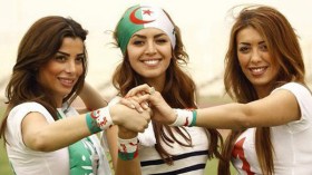 “ليس رجلا من يترك نساءه يدخلن إلى الملعب”