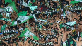 الرجاء البيضاوي يخص “الخضر” بهتافات تشجيعية ويطالبه بكأس إفريقيا