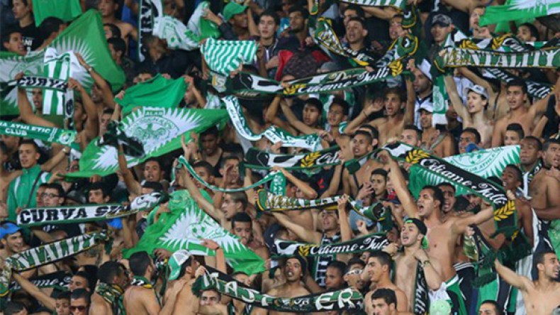 الرجاء البيضاوي يخص “الخضر” بهتافات تشجيعية ويطالبه بكأس إفريقيا