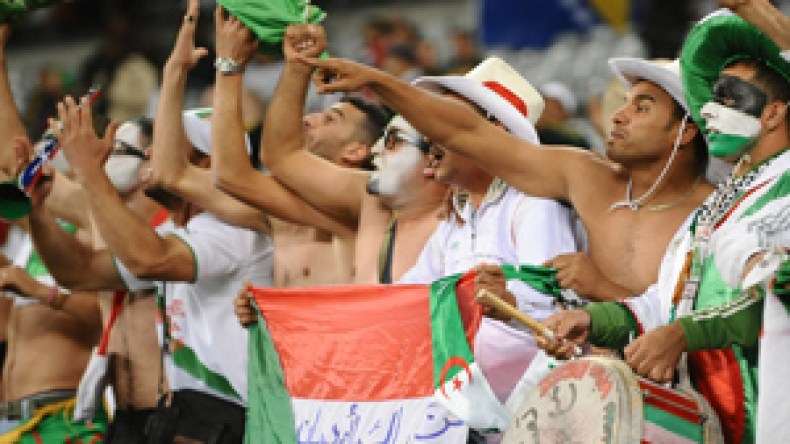 شارع‭ ‬مانديلا‭ ‬يحتفل‭ ‬بانتفاضة‭ ‬الطلاب‭ ‬وفوز‭ ‬الخضر