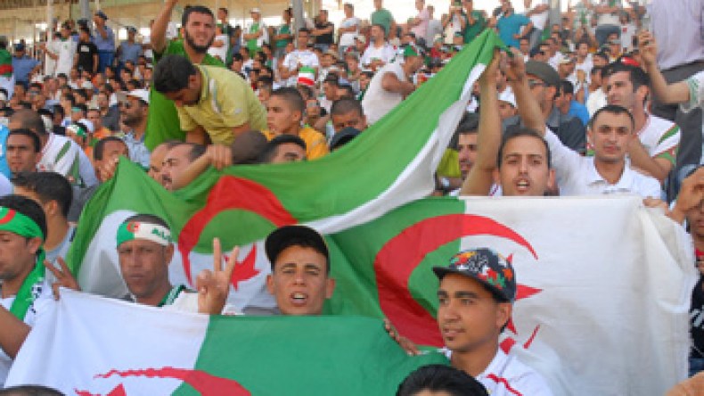 رحلة شاقة تنتظر مشجعي “الخضر” في سفريتهم إلى واغادوغو