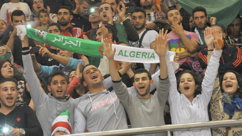 جمهور حرشة يطوي صفحة الخلاف مع المنتخب المصري