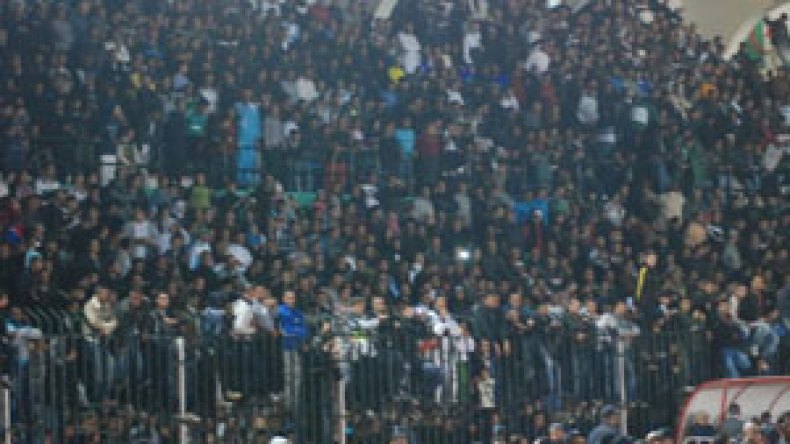 الفاف‭ ‬تحذر‭ ‬الجماهير‭ ‬من‭ ‬عقوبات‭ ‬الكاف‭ ‬والفيفا