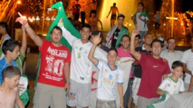 أفراح في الجزائر وصدمة في لندن