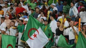 الكاف تعاقب الخضر وتحذرهم من حرمانهم من الأنصار مستقبلا