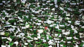 أنصار الخضر غاضبون، يهددون و”الصدقة” لجمع ألف دينار