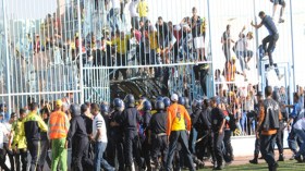 “مشاغبو الملاعب” ممنوعون من مرافقة أنديتهم خارج ملاعبهم