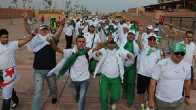 مراكش لم تنم.. والمغاربة رددوا شعار “الشعب يريد النقاط الثلاث..”
