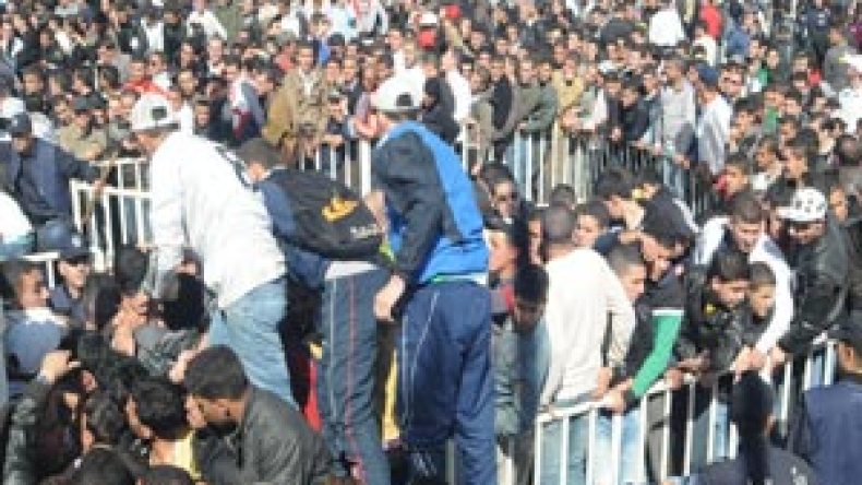 السماسرة يشعلون حرب التذاكر