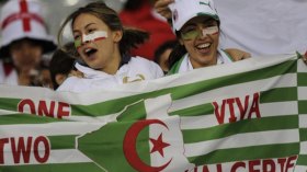 مباراتا غينيا والسنغال أعادت الجنس اللطيف إلى المدرجات