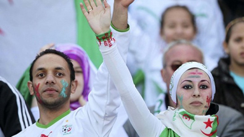ملابس محتشمة بألوان العلم الوطني تستقطب الجزائريات في رمضان