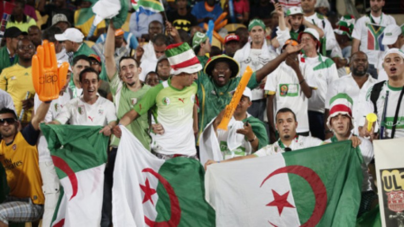 أنصار “الخضر” يطالبون بإعادة زياني، جبور وعبدون قبل لقاء البينين