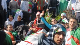 آلاف الأنصار قضوا الليلة بموقف السيارات