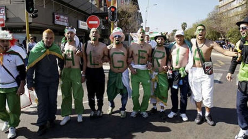 “إيبولا” ونقص الفنادق يهددان عملية نقل مشجعي “الخضر” إلى غينيا الاستوائية