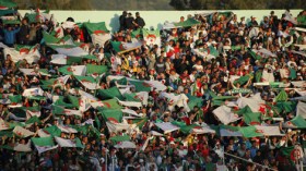 مباراة إلكترونية فاصلة بين المشجعين قبل “معركة الميدان”