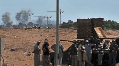 Libye: l'assaut sur Syrte suspendu pendant des frappes de l'Otan