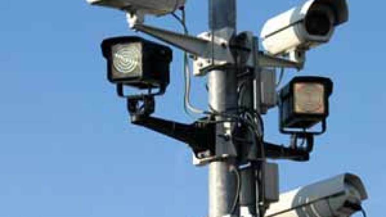 مضاعفة الكاميرات الأمنية لمراقبة الشوارع والطرقات الرئيسية