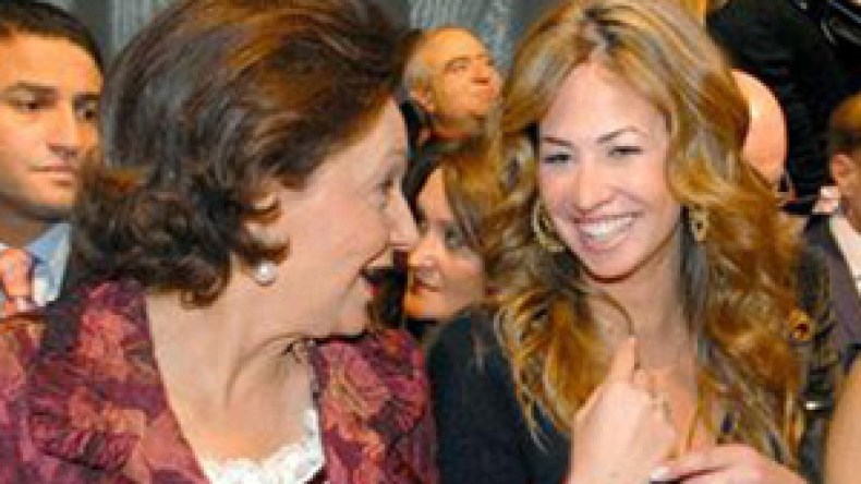 ‮”‬السيدة‭ ‬الأولى‮”‬‭ ‬تختطف‭ ‬السلطة‭ ‬وتحوّل‭ ‬الرئيس‭ ‬إلى‭ ‬‮”‬زوج‭ ‬السّت‮”‬