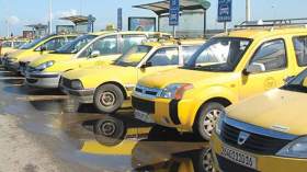 نشطاء على مواقع التواصل يدعون لمقاطعة سيارات الأجرة بالأغواط