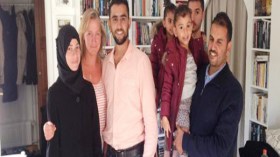 غرامة لزوجين دنماركيين بسبب فنجان قهوة وتوصيل عائلةٍ سوريَّة