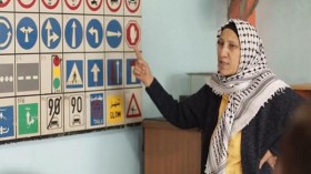 سميرة صيام أول مدربة لقيادة الشاحنات في فلسطين