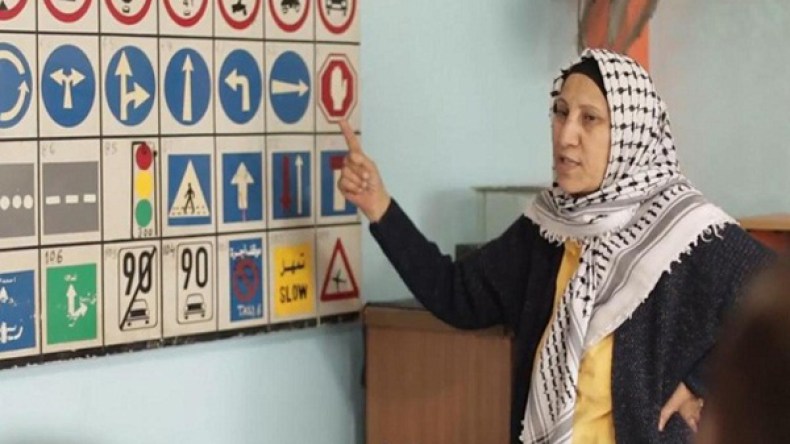 سميرة صيام أول مدربة لقيادة الشاحنات في فلسطين