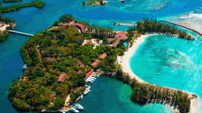 فنانون يستأجرون جزرا وآخرون يختارون أوروبا لقضاء عطلتهم الصيفية